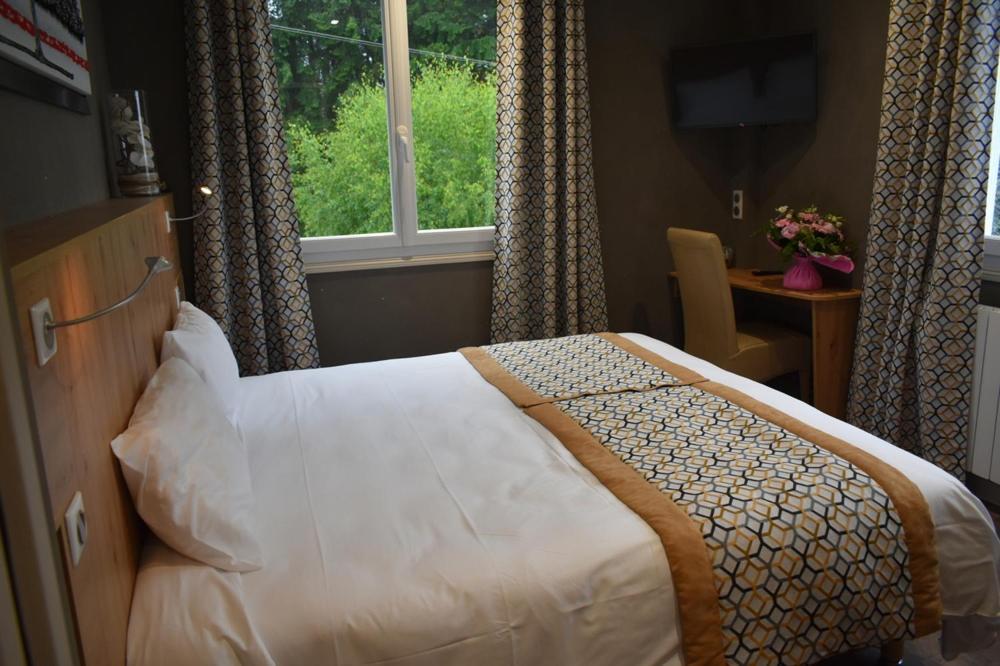 Logis Hotel Beau Site Loubaresse  Екстер'єр фото