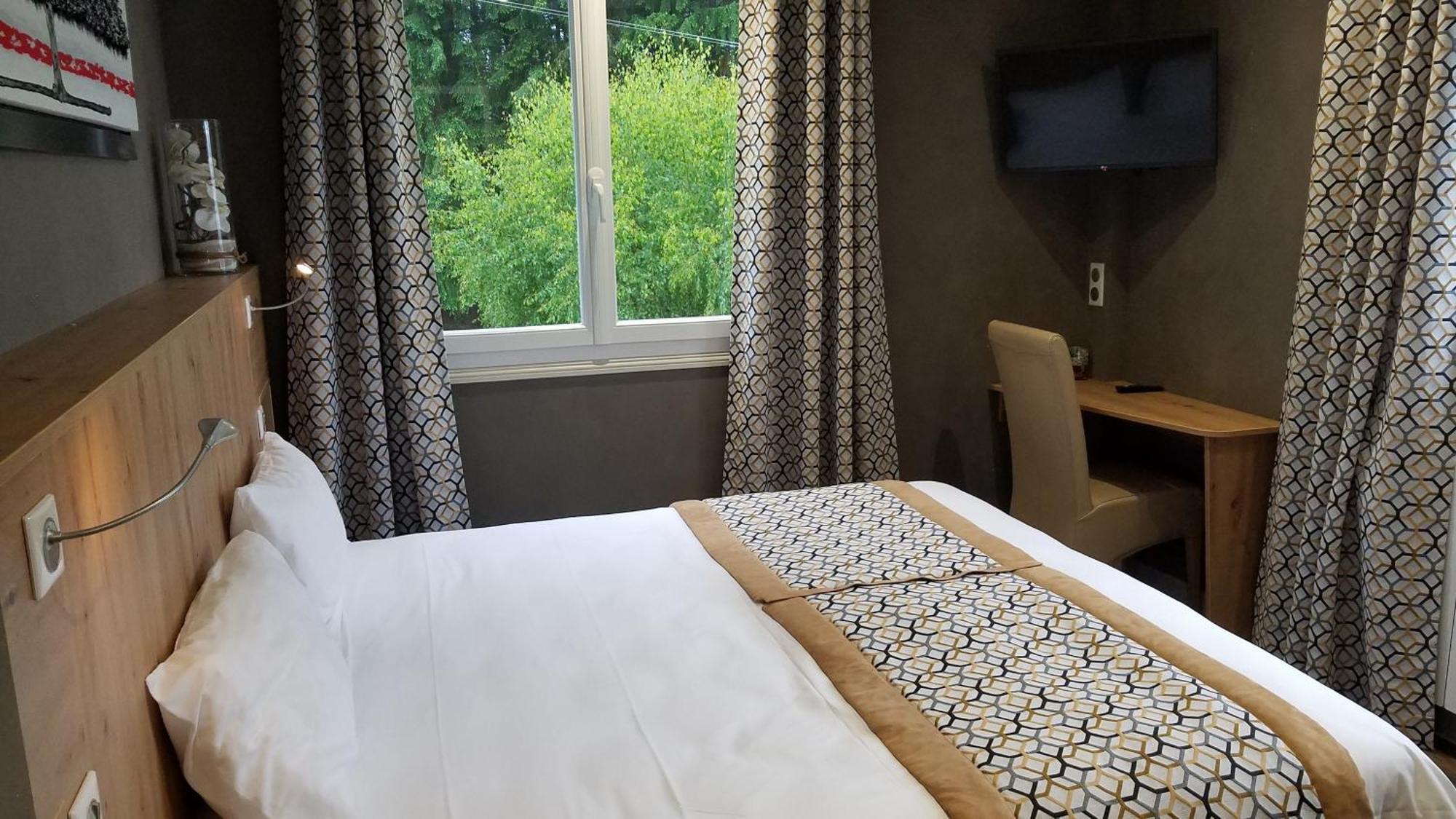 Logis Hotel Beau Site Loubaresse  Екстер'єр фото